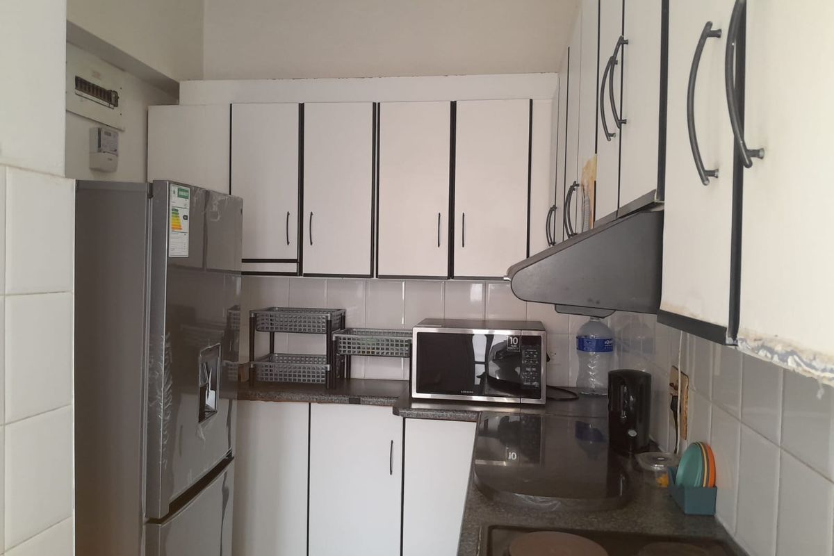 NEAT APARTMENT - Photo 4