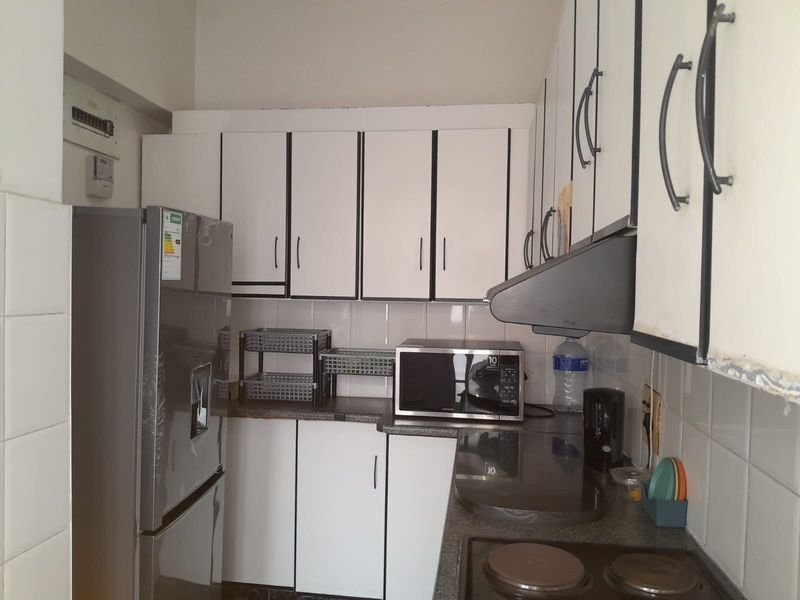 NEAT APARTMENT - Photo 4