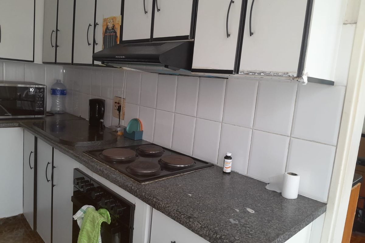 NEAT APARTMENT - Photo 2