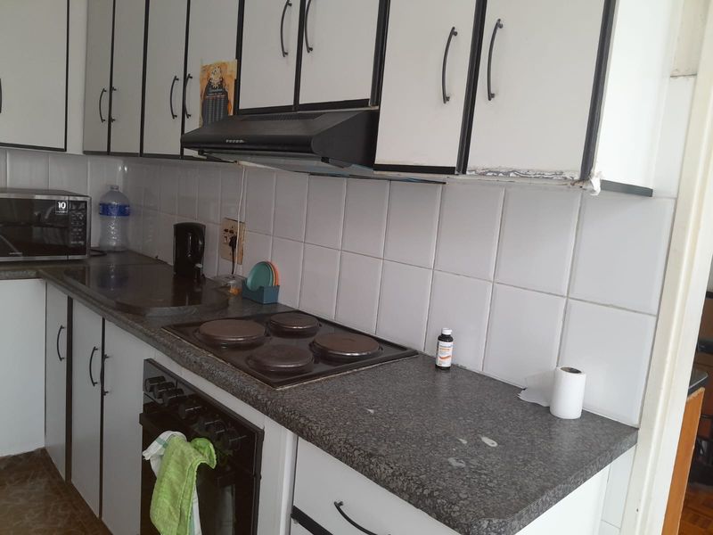 NEAT APARTMENT - Photo 2
