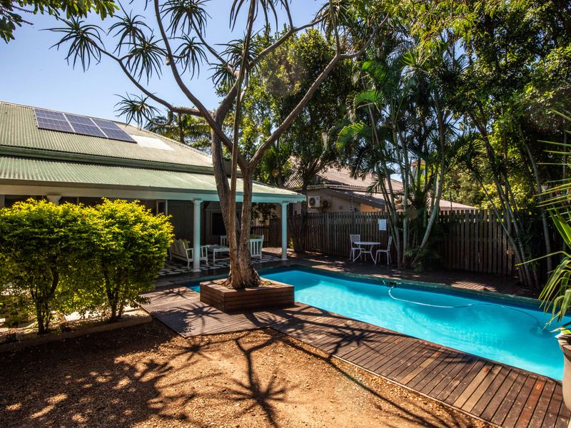 Set in the peaceful, leafy street in the heart of Morningside - Photo 2