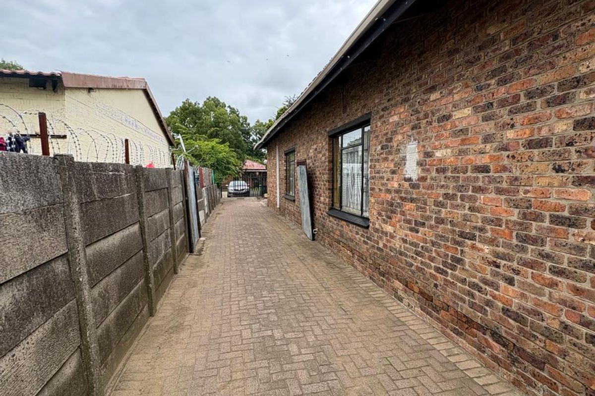 House for sale close to CBD \ Inverstors - Photo 3