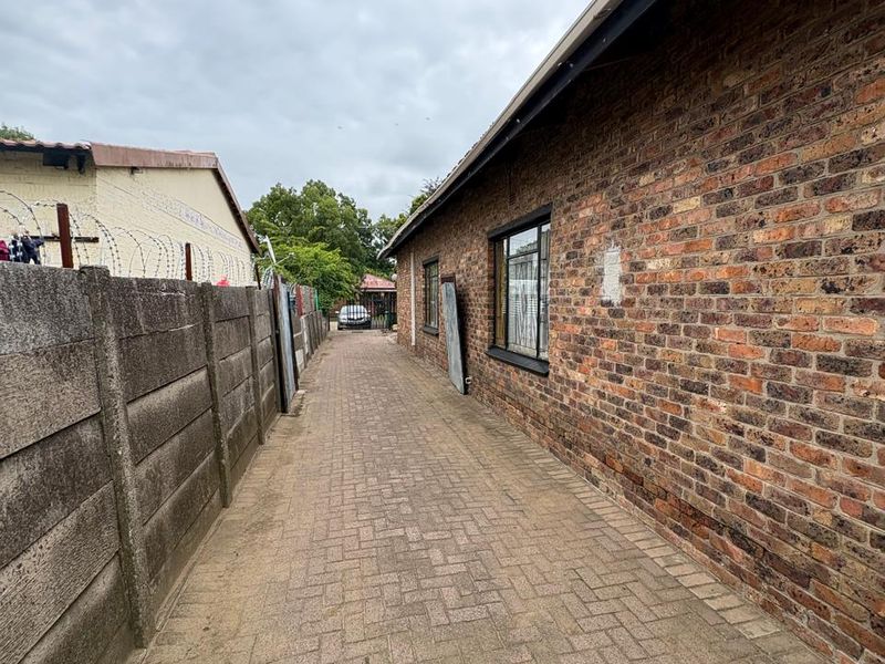 House for sale close to CBD \ Inverstors - Photo 3