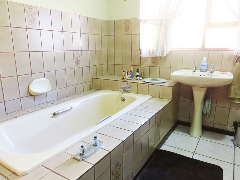 Low Maintenance, High Value Home in Deneysville, Vaal Dam - Photo 8