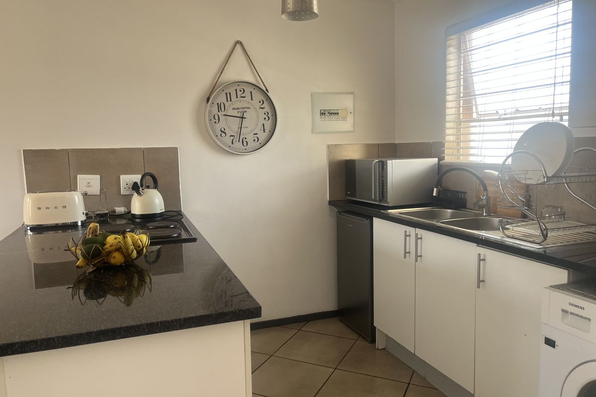 Spacious 2-bedroom apartment in Albertsdal, Alberton - Photo 5