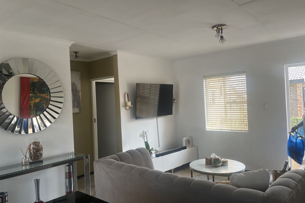 Spacious 2-bedroom apartment in Albertsdal, Alberton - Photo 3