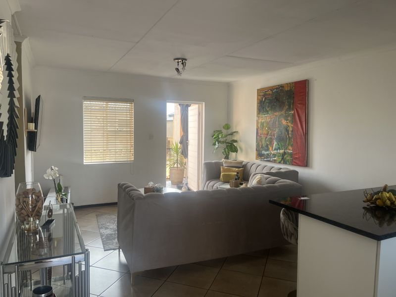 Spacious 2-bedroom apartment in Albertsdal, Alberton - Photo 2