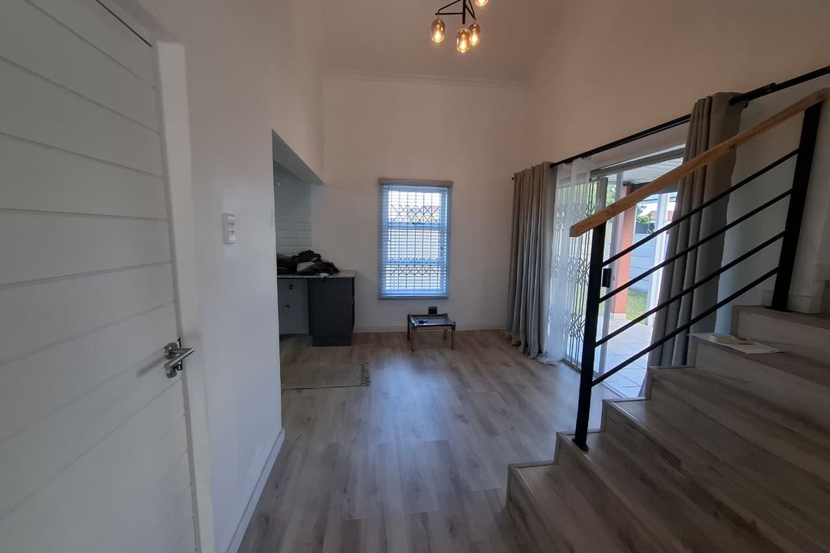 "Experience Refined Living in Arboretum with this ultra‐modern, 2‐Bedroom Duplex! - Photo 4