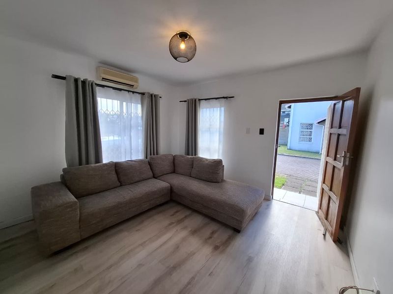 "Experience Refined Living in Arboretum with this ultra‐modern, 2‐Bedroom Duplex! - Photo 9