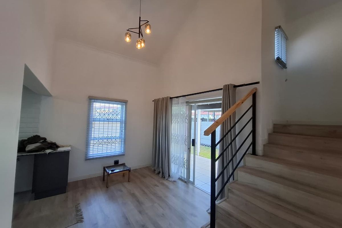 "Experience Refined Living in Arboretum with this ultra‐modern, 2‐Bedroom Duplex! - Photo 5