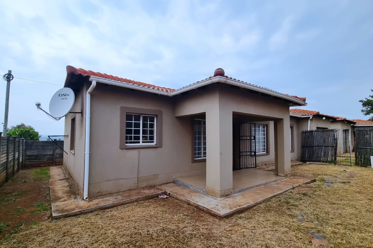 Koster – Country Living at Its Best - Photo 2