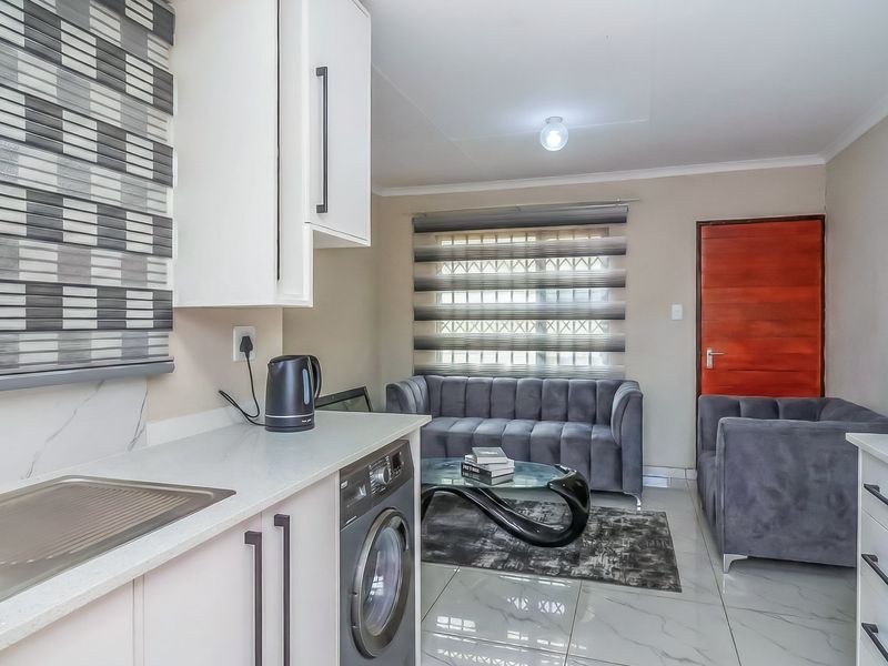 Modern Living in Wilfordon Ext 11 – Prime Location with Real Value - Photo 3