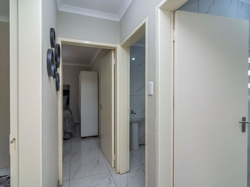 Modern Living in Wilfordon Ext 11 – Prime Location with Real Value - Photo 9