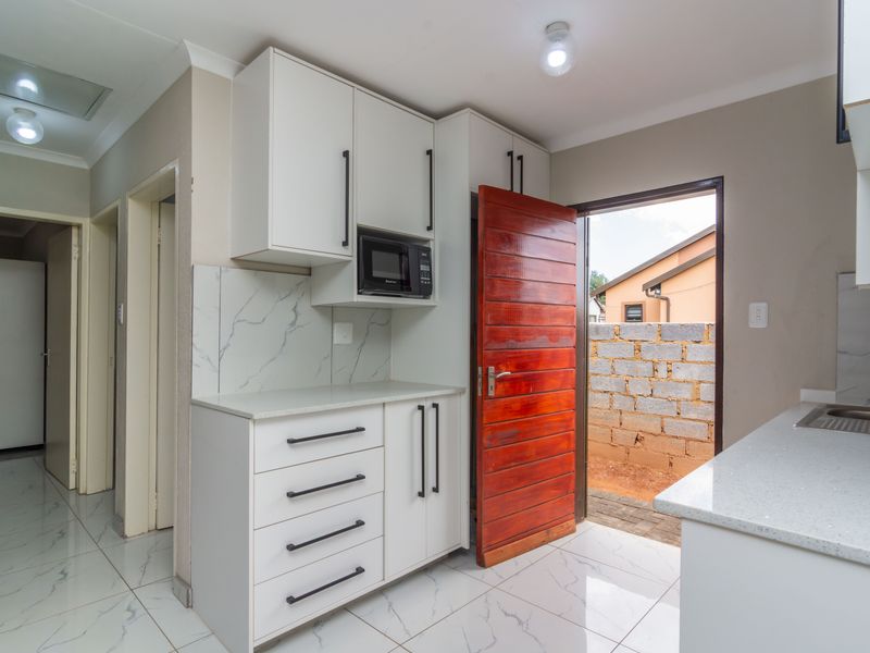 Modern Living in Wilfordon Ext 11 – Prime Location with Real Value - Photo 5