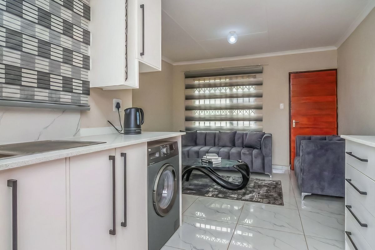 Modern Living in Wilfordon Ext 11 – Prime Location with Real Value - Photo 2