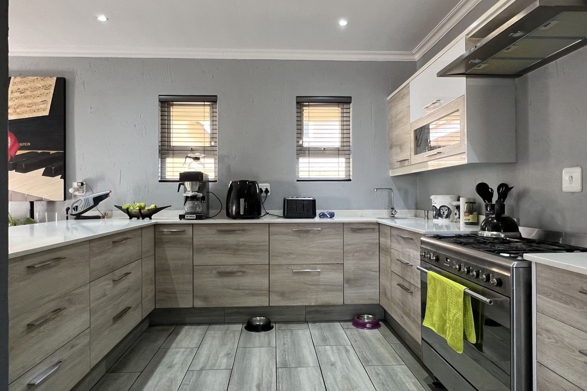 Secure, Spacious & Effortless Living in Duncanville - Photo 3