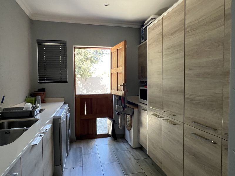 Secure, Spacious & Effortless Living in Duncanville - Photo 10