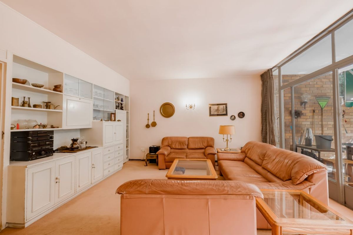 Large 2 Bed 2 Bath Duplex Investment Property in Sandton Central. - Photo 5