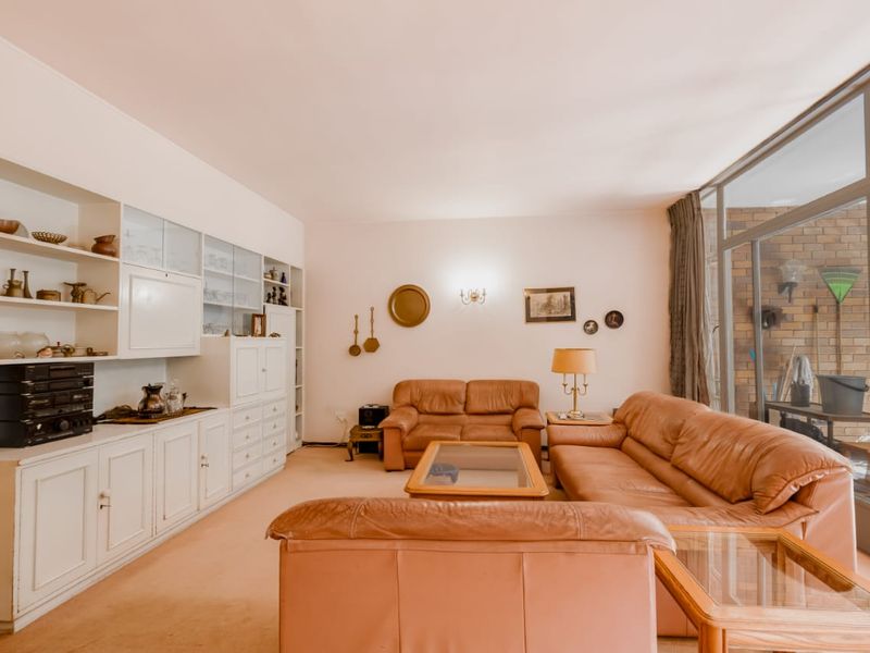 Large 2 Bed 2 Bath Duplex Investment Property in Sandton Central. - Photo 5