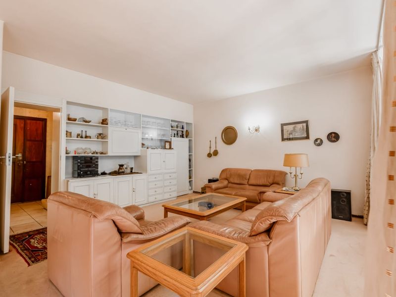 Large 2 Bed 2 Bath Duplex Investment Property in Sandton Central. - Photo 4