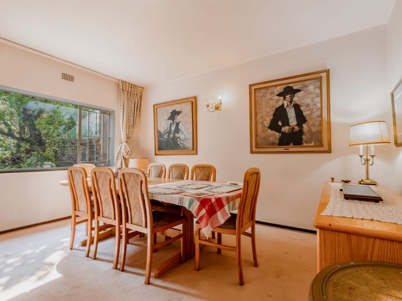 Large 2 Bed 2 Bath Duplex Investment Property in Sandton Central. - Photo 2