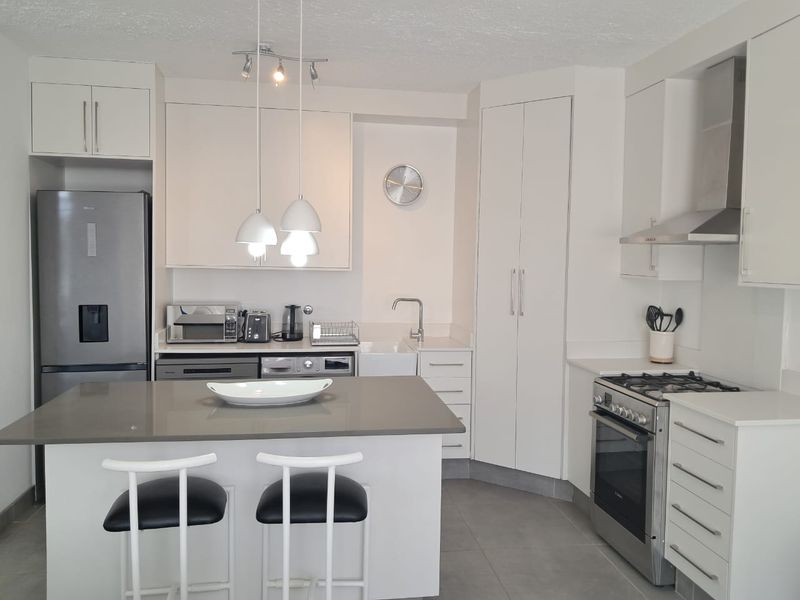 Furnished 2 Bed 2 Bath Apartment - Photo 9