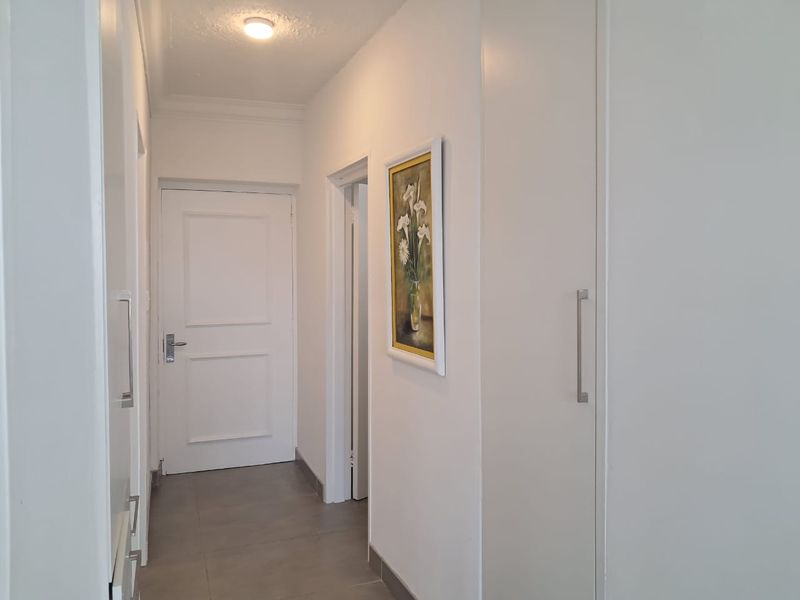 Lovely Furnished 2 Bed 2 Bath Garden Apartment - Photo 7