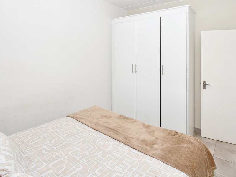 Good as NEW Ground floor unit with own garden and pet friendly - Photo 4