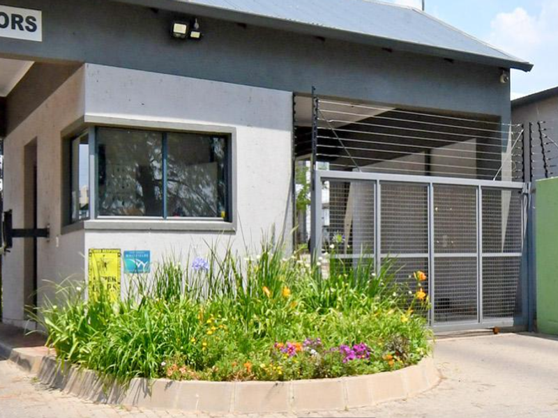 Good as NEW Ground floor unit with own garden and pet friendly - Photo 6