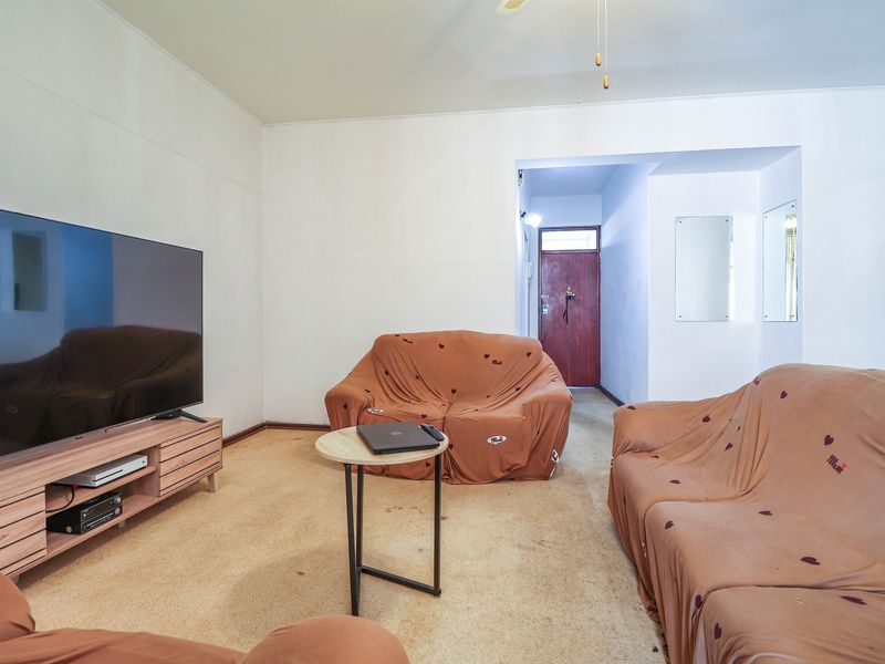 Spacious, Sunlit & Secure A Must-See Investment Opportunity! - Photo 7