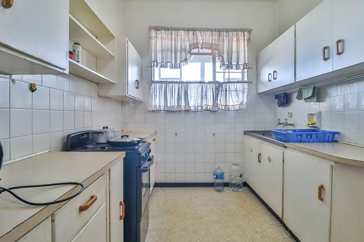 Spacious, Sunlit & Secure A Must-See Investment Opportunity! - Photo 5