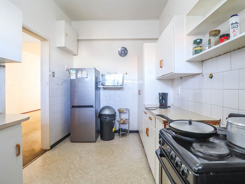 Spacious, Sunlit & Secure A Must-See Investment Opportunity! - Photo 2