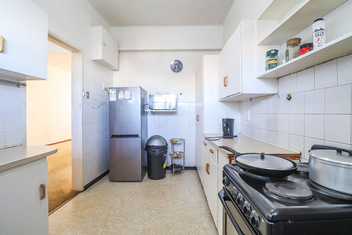 Spacious, Sunlit & Secure A Must-See Investment Opportunity! - Photo 2