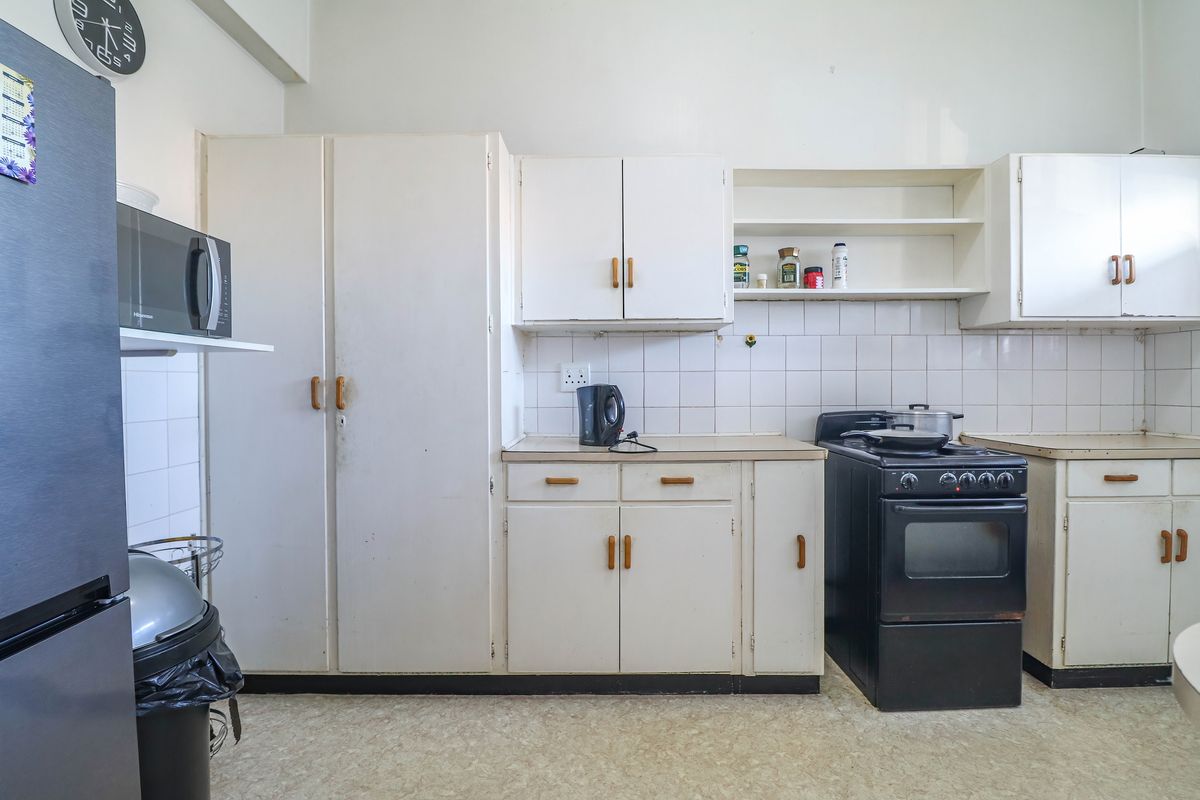 Spacious, Sunlit & Secure A Must-See Investment Opportunity! - Photo 3