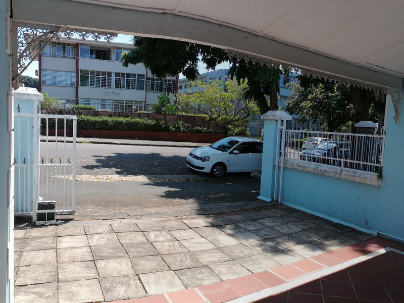 Prime Glenwood 2-Bedroom Home with Flatlet - Photo 4