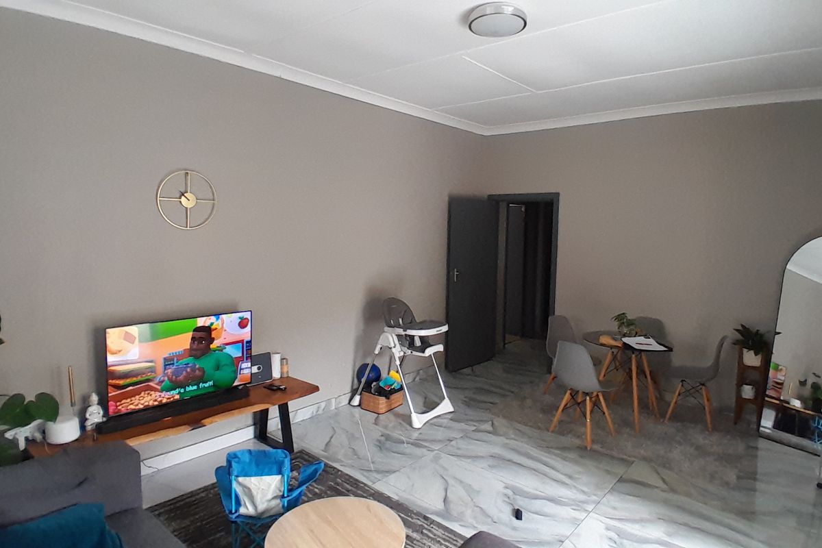 Modern Comfort Meets Low-Maintenance Living - Photo 3