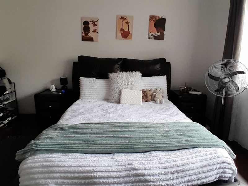 Modern Comfort Meets Low-Maintenance Living - Photo 5