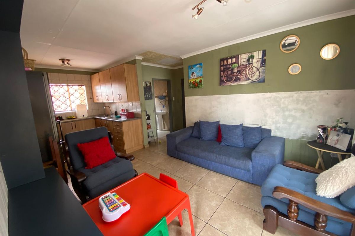 Hot Listing in Prime Location – Ideal Investment or First-Time Buy - Photo 3