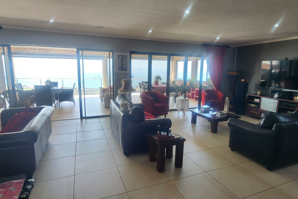 Dual-living opportunity with panoramic bay views – Da Nova - Photo 3