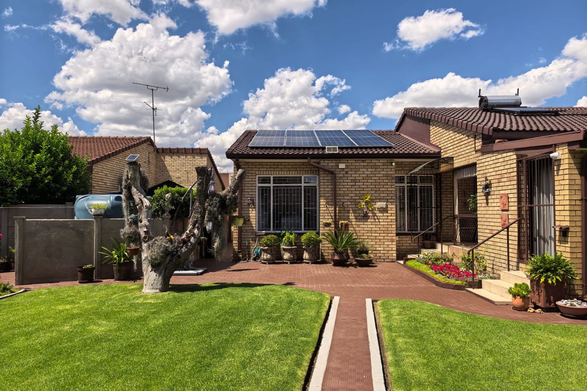 Are you looking for a secure Townhouse which is off the grid? - Photo 2