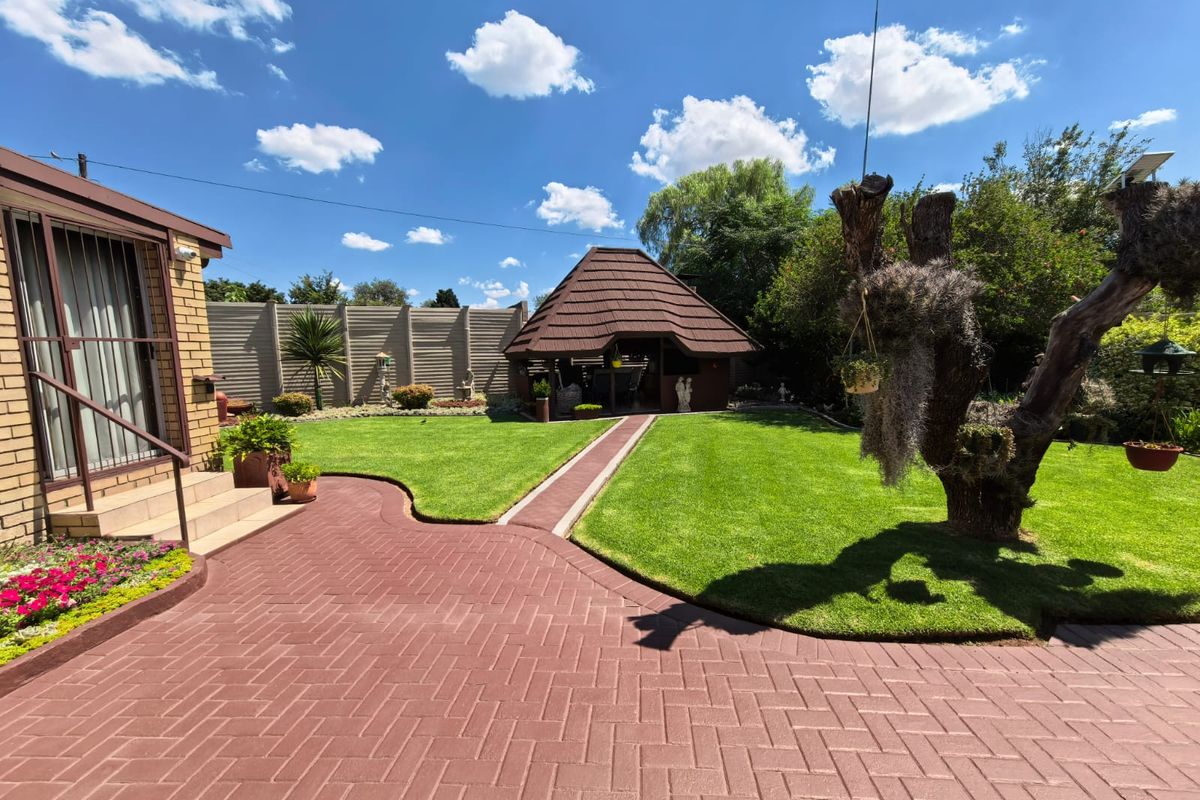 Are you looking for a secure Townhouse which is off the grid? - Photo 3