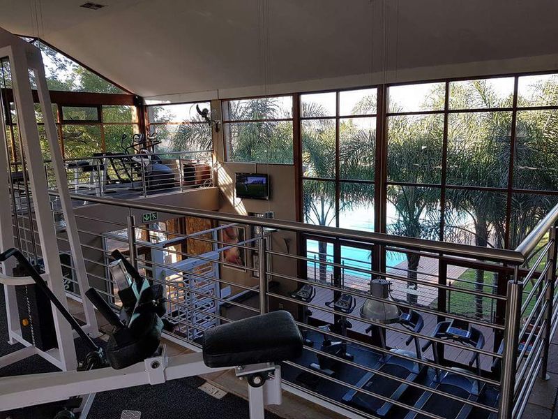 Vacant stand for sale - Photo 4