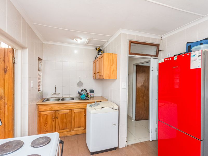 Neat & Move-In Ready 3-Bedroom Home for Sale in Sophiatown - Photo 7