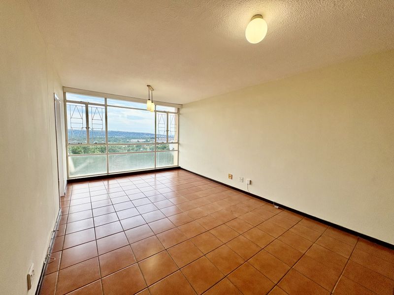 SPACIOUS 2-BEDROOM APARTMENT (near Silverton) - Photo 3