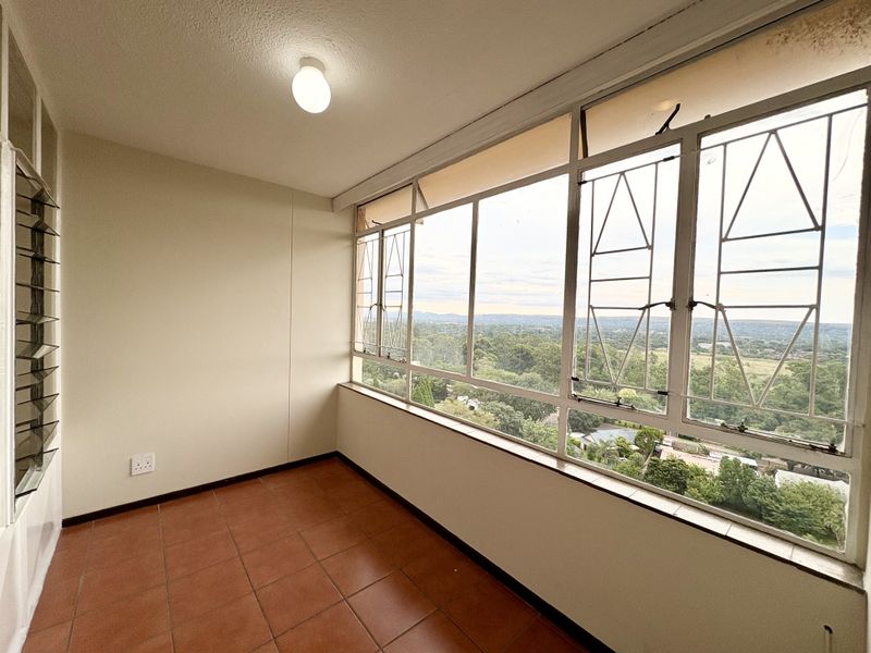 SPACIOUS 2-BEDROOM APARTMENT (near Silverton) - Photo 7