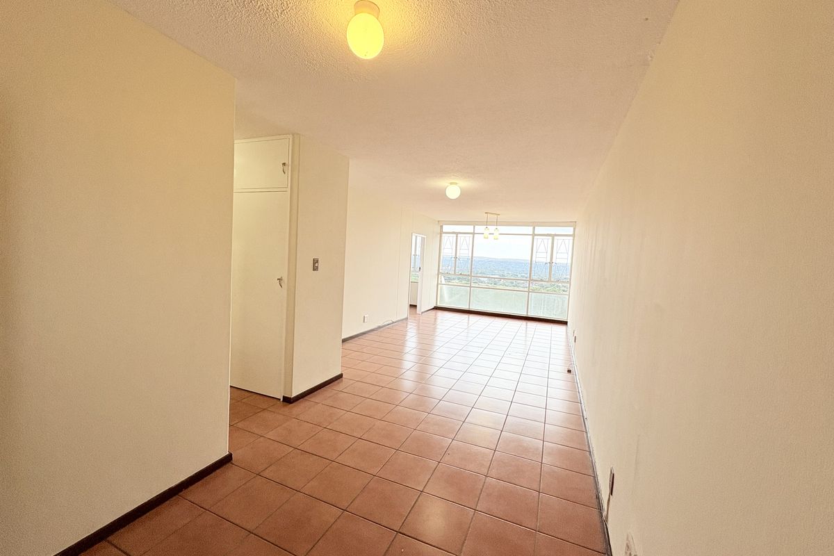 SPACIOUS 2-BEDROOM APARTMENT (near Silverton) - Photo 2