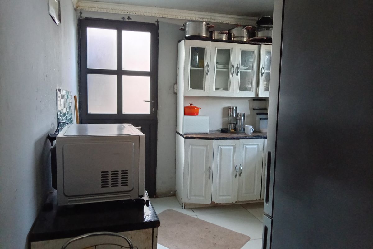 "Modern and Spacious Family Home for Sale at Mdantsane nu14 - Photo 4