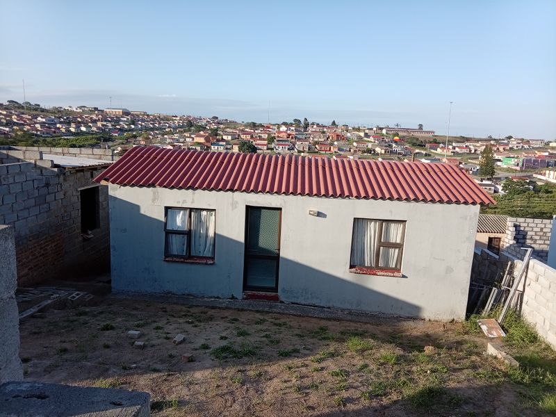 "Modern and Spacious Family Home for Sale at Mdantsane nu14 - Photo 2