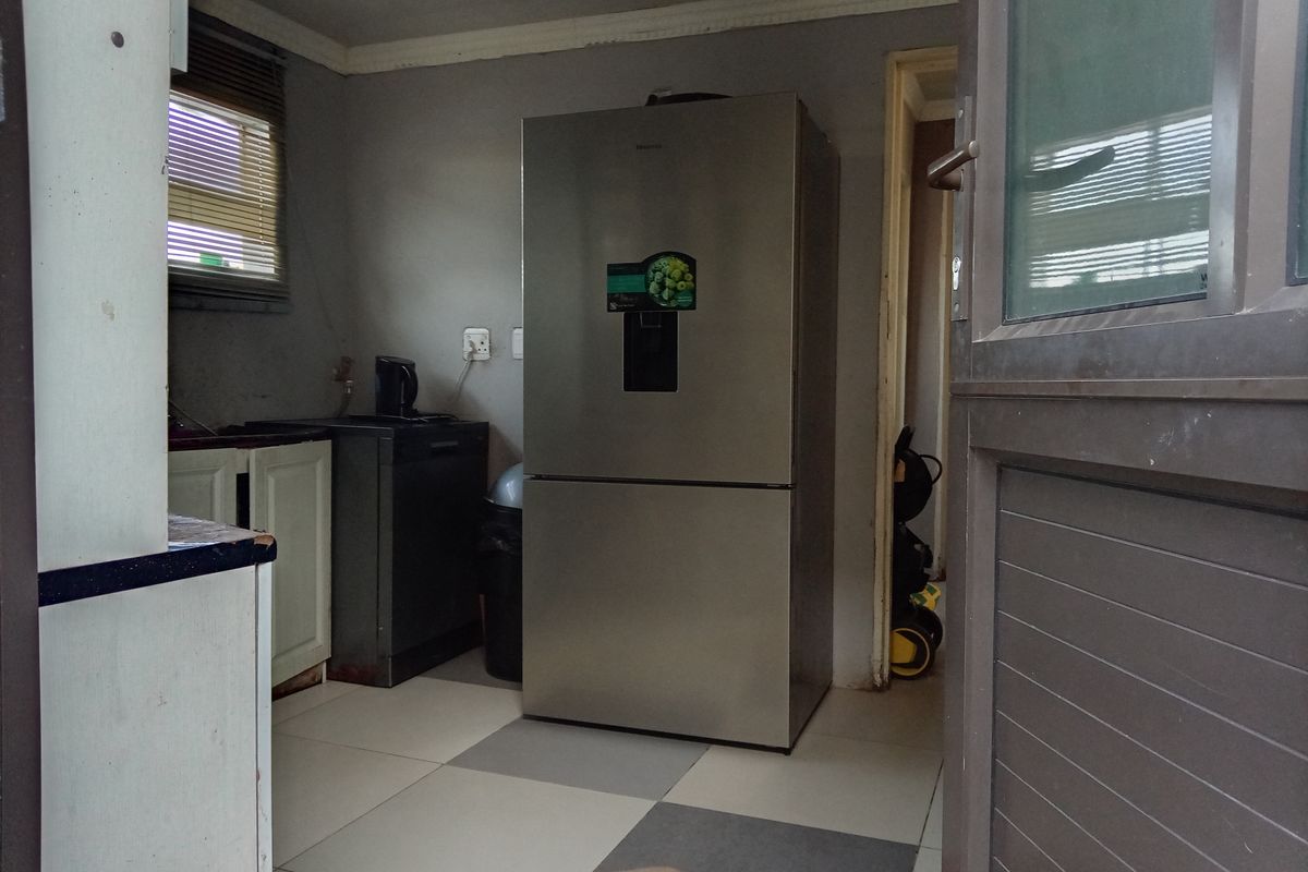 "Modern and Spacious Family Home for Sale at Mdantsane nu14 - Photo 3