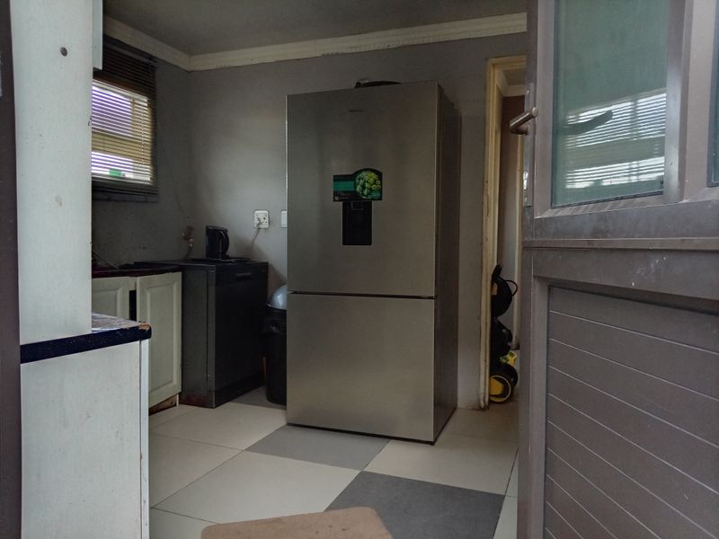 "Modern and Spacious Family Home for Sale at Mdantsane nu14 - Photo 3